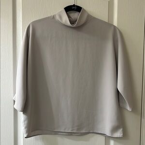 Uniqlo Women's Gray Blouse